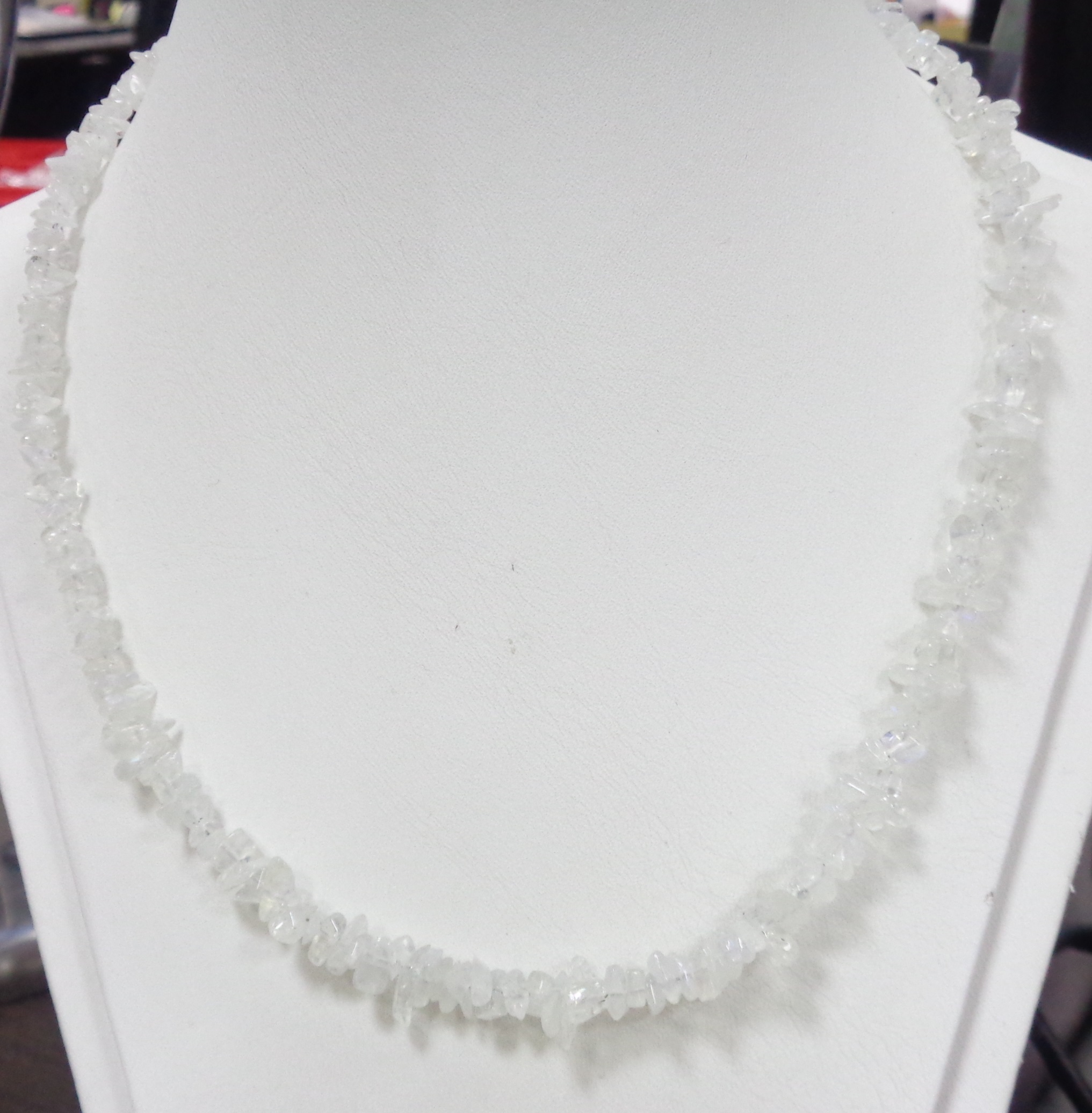 Бусы из лунного камня